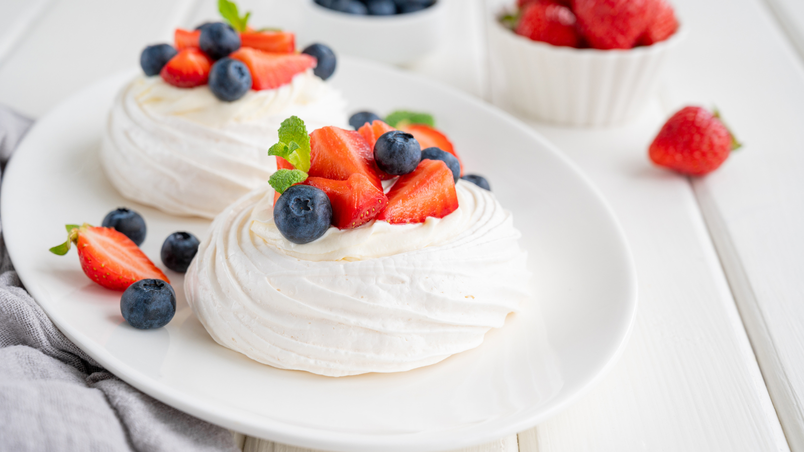 How to make Fresh berry cream cake in microwave